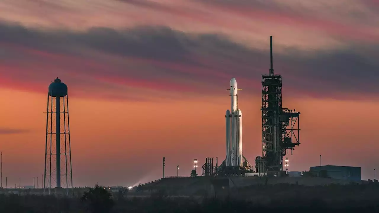 How to Watch SpaceX's Falcon Heavy Launch a Classified Military Satellite