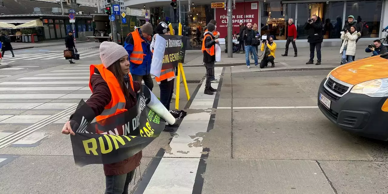 Klima-Kleber blockieren wieder Frühverkehr in Wien