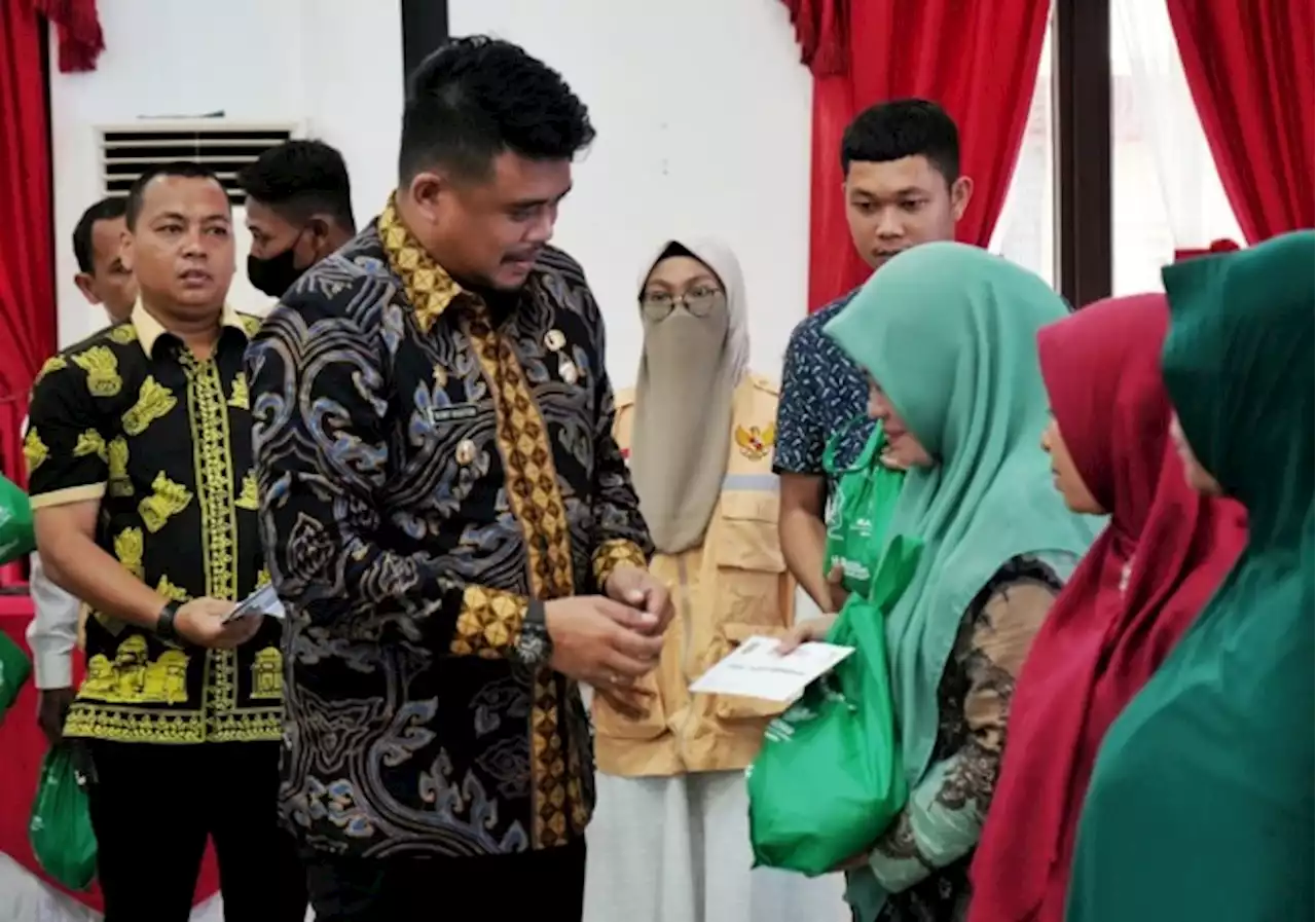 Salurkan Zakat kepada 1.500 Mustahik, Bobby Imbau Tak Ragu Berzakat Melalui Baznas