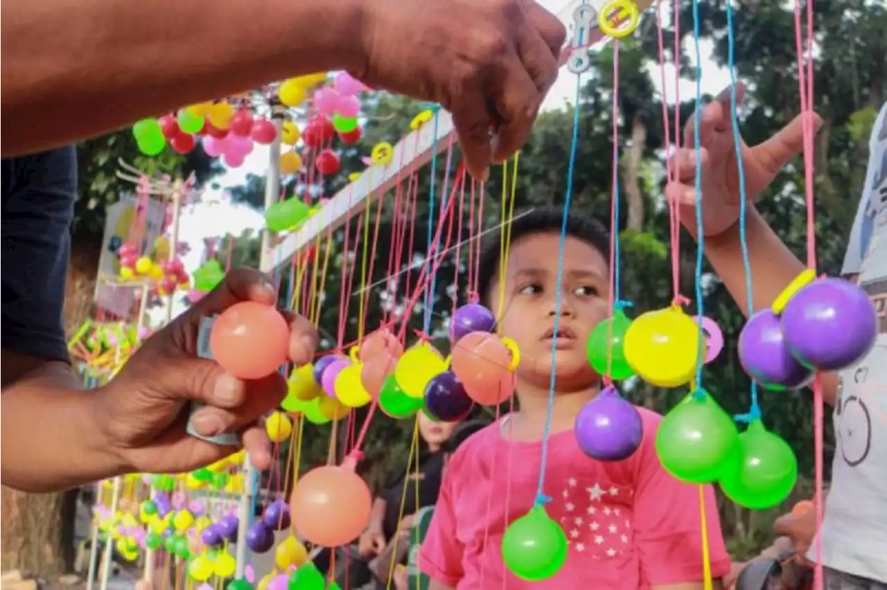 Lato-Lato Viral lantas Kontroversial, Simak Ulasan Pakar Sosiologi & Psikolog UGM Ini