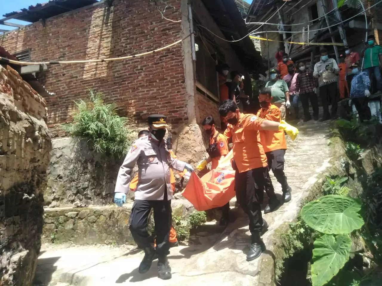 Mayat Laki-laki Ditemukan di Rumah Warga, Polisi Ungkap Penyebabnya