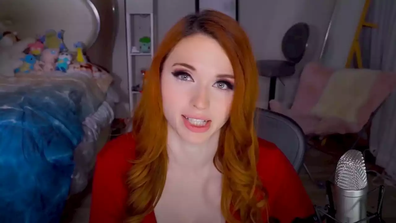 Auch Monate nach ihrer Trennung zeigt sich Amouranth noch im Bikini auf Twitch – „Aufzuhören wäre unverantwortlich'