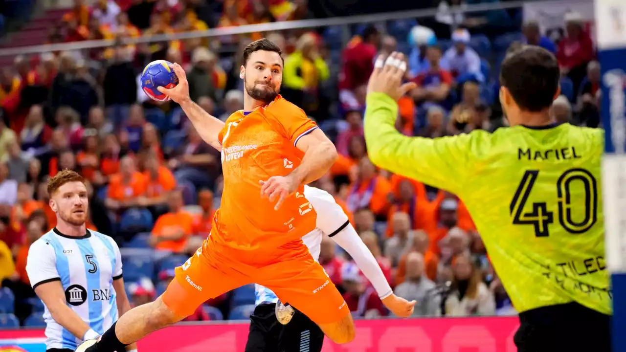 Handballers boeken tegen Argentinië eerste overwinning ooit op WK