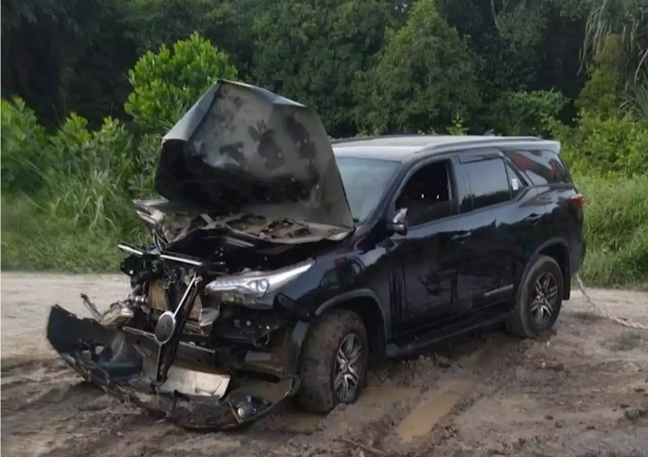 Mobil Ketua DPRD Nyungsep ke Kanal, Diduga Sopir Mengantuk