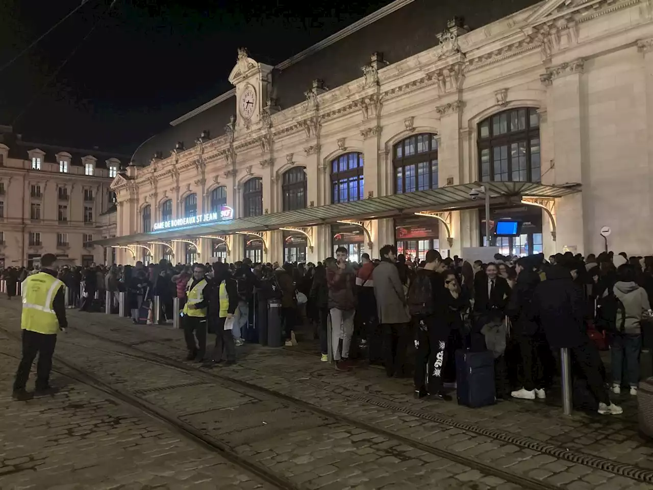 Alerte au colis suspect à Bordeaux, la gare Saint-Jean évacuée