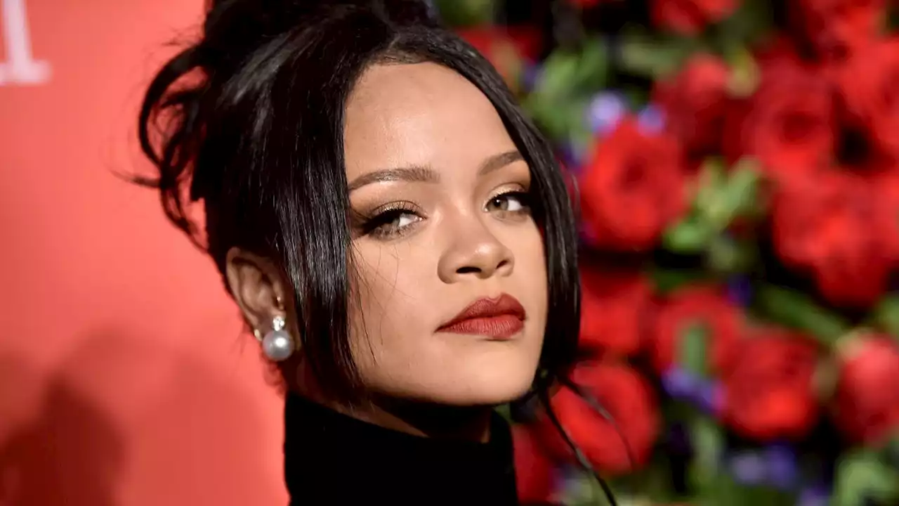 Rihanna puts the 'tease' in 'Super Bowl Halftime Show teaser trailer'