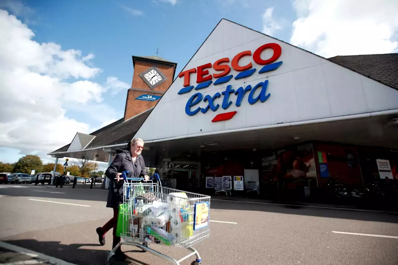 Supermarket chains report UK sales rise as competiton for customers hots up