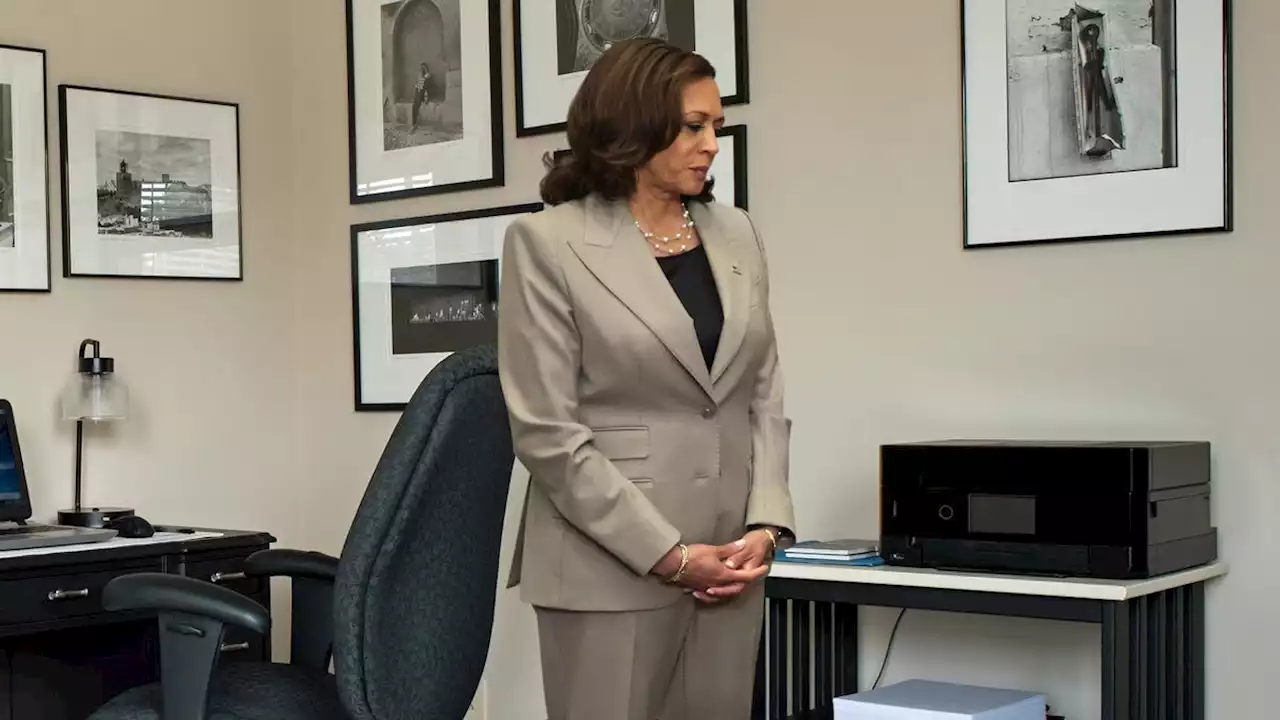 Kamala Harris Pops By Office To Print Out Concert Tickets