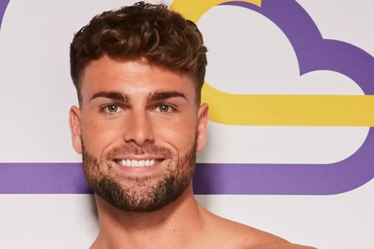 Love Island fans think bombshell contestant is 'double' of former Islander