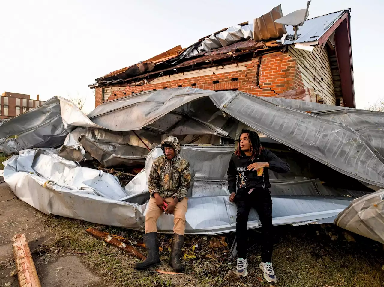 At least 6 killed as Tornado, thunderstorms strike central Alabama