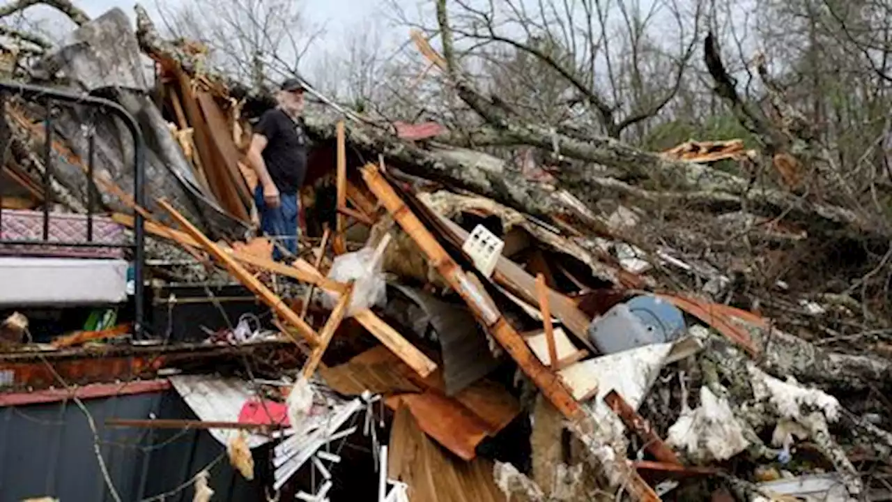 Several dead as tornadoes strike southern US