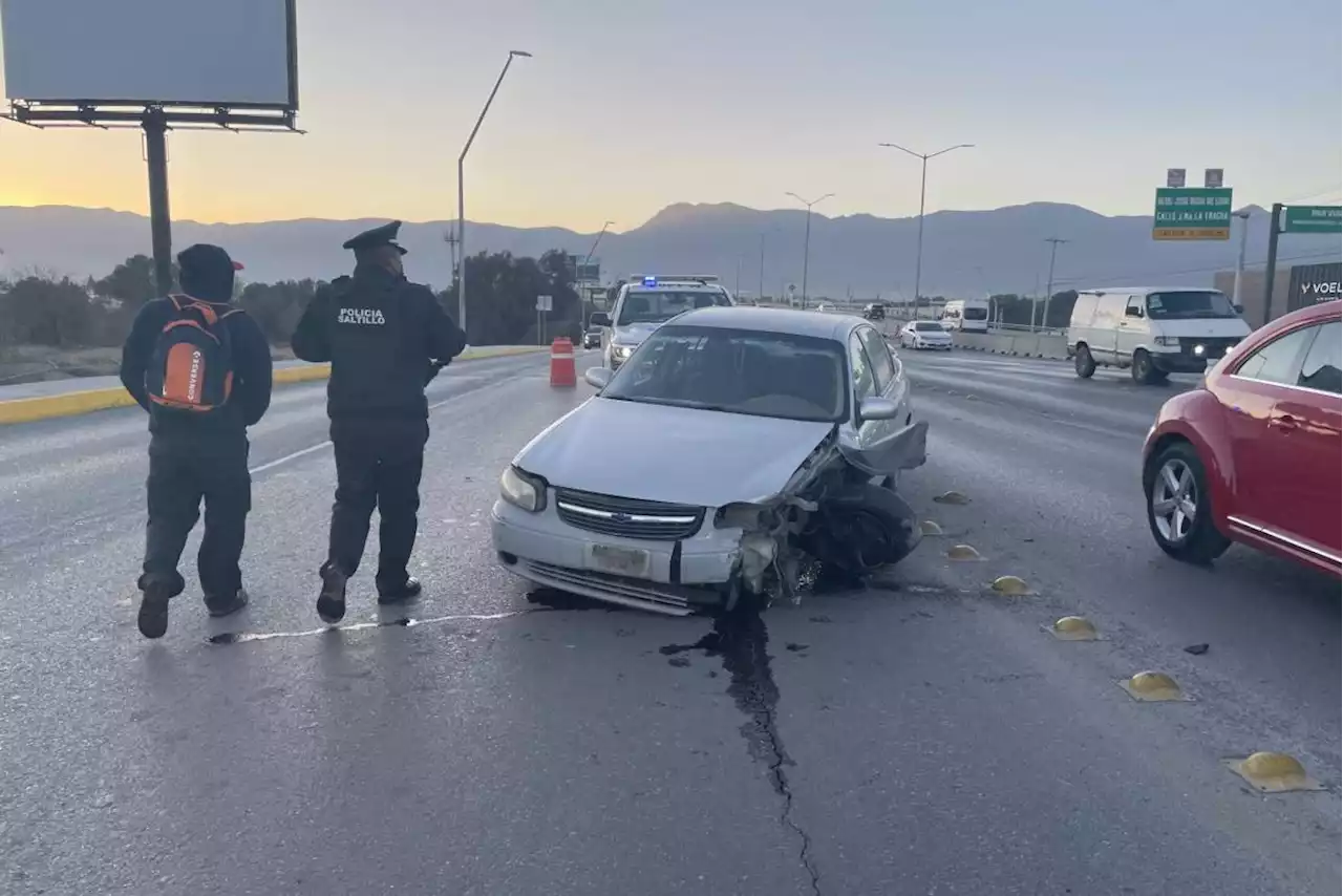 Conductor choca a exceso de velocidad en Saltillo, no se reportan heridos