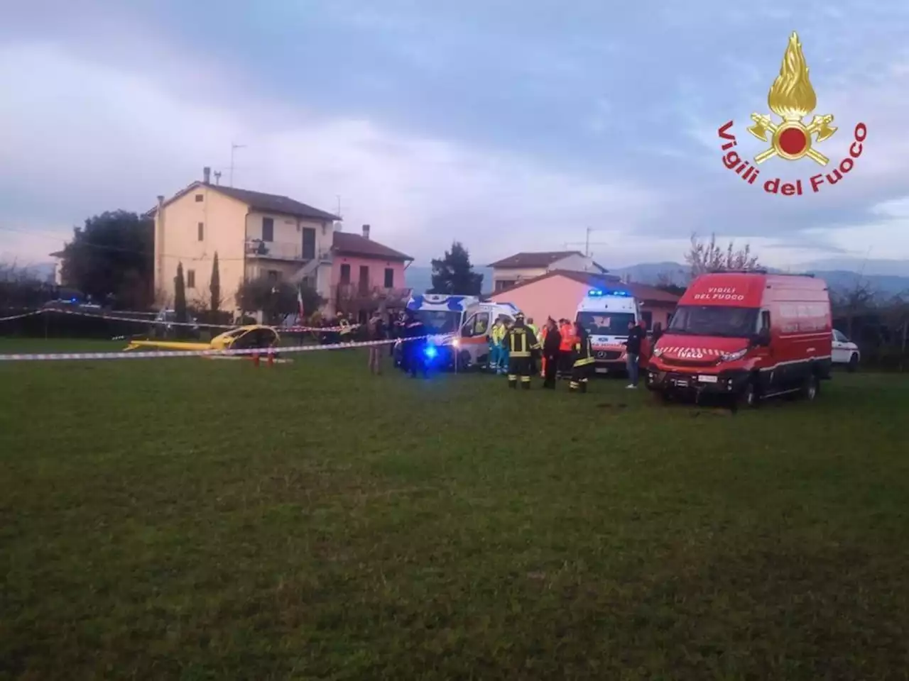 Prato, cade elicottero ultraleggero: morto il pilota