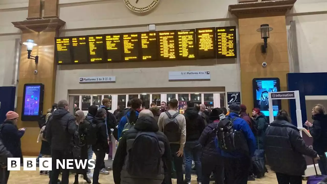 Stranded Nottingham passengers' anger over signalling fault