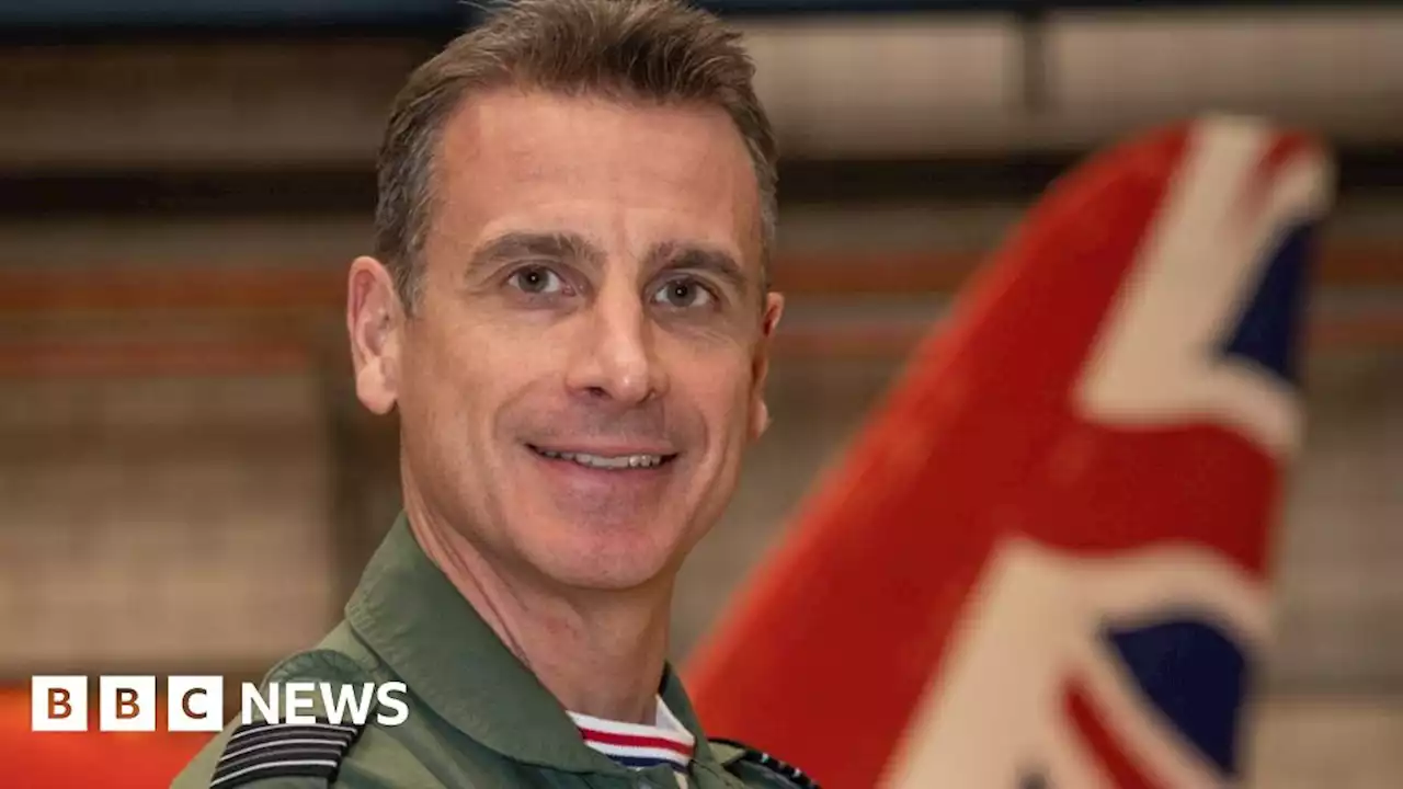 Red Arrows: New commanding officer takes charge of display team