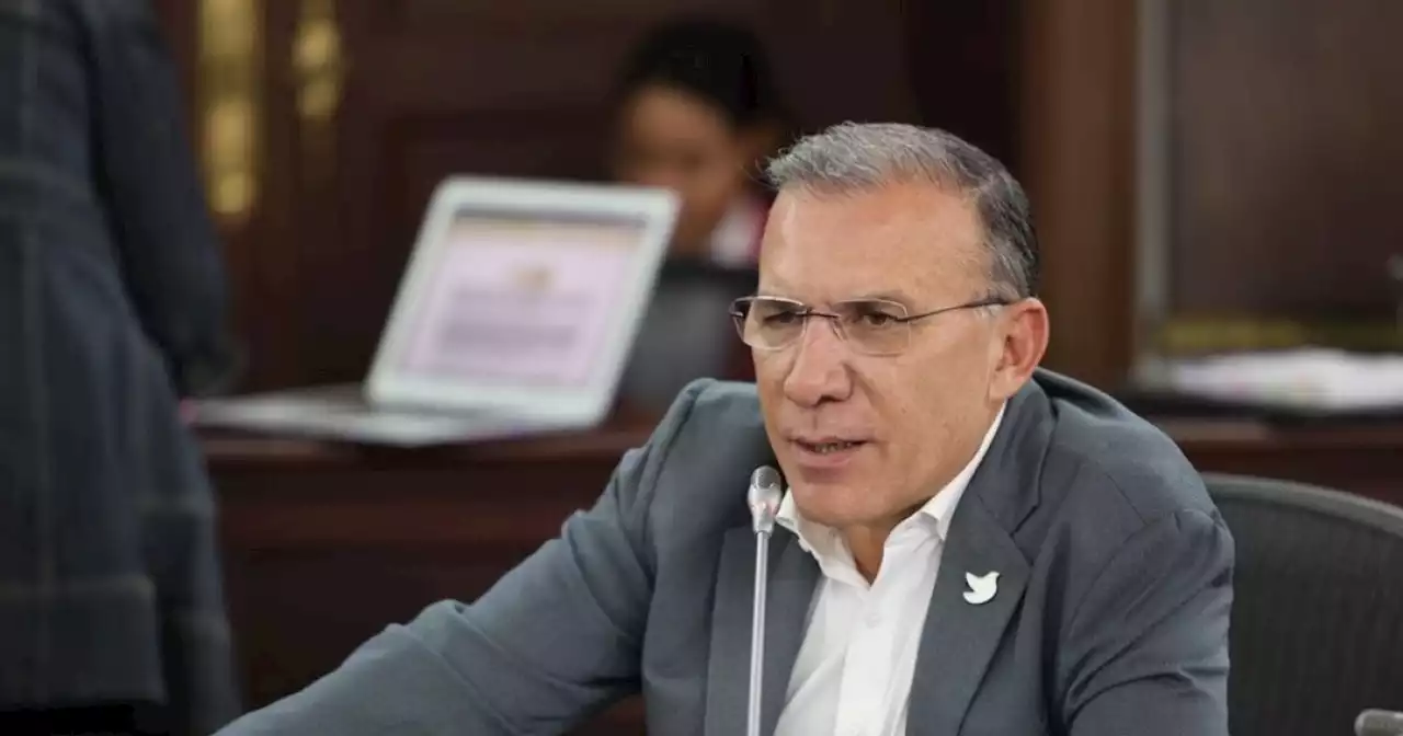 Barreras pide agilizar ley de sometimiento tras negativa de Fiscalía de suspender captura de paras