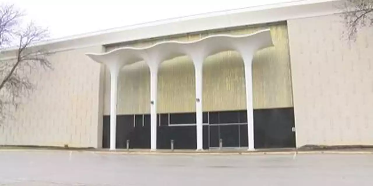 Lorain Port Authority purchasing Midway Mall with help from county commissioners