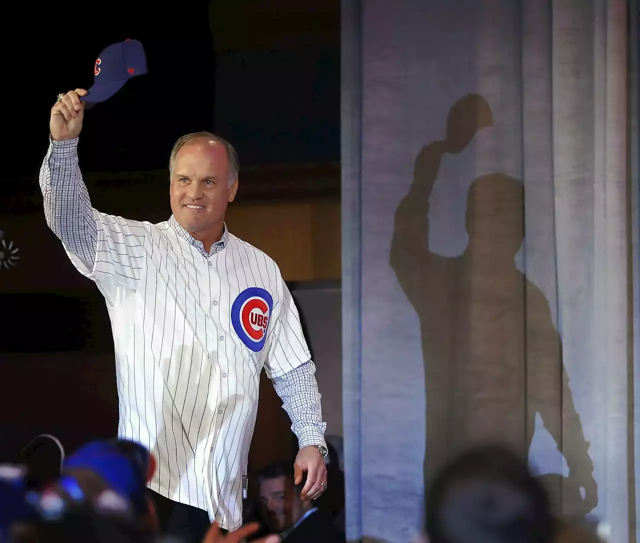 Sandberg next to get statue at Wrigley, sounds off on Cubs-Sosa relationship