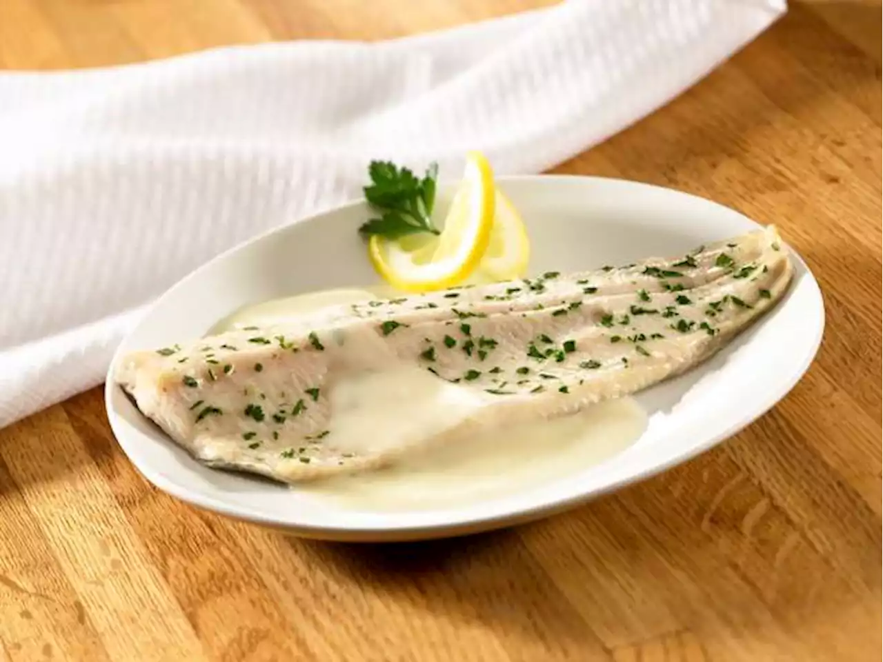 Esta es la receta para preparar una tilapia a la marinera