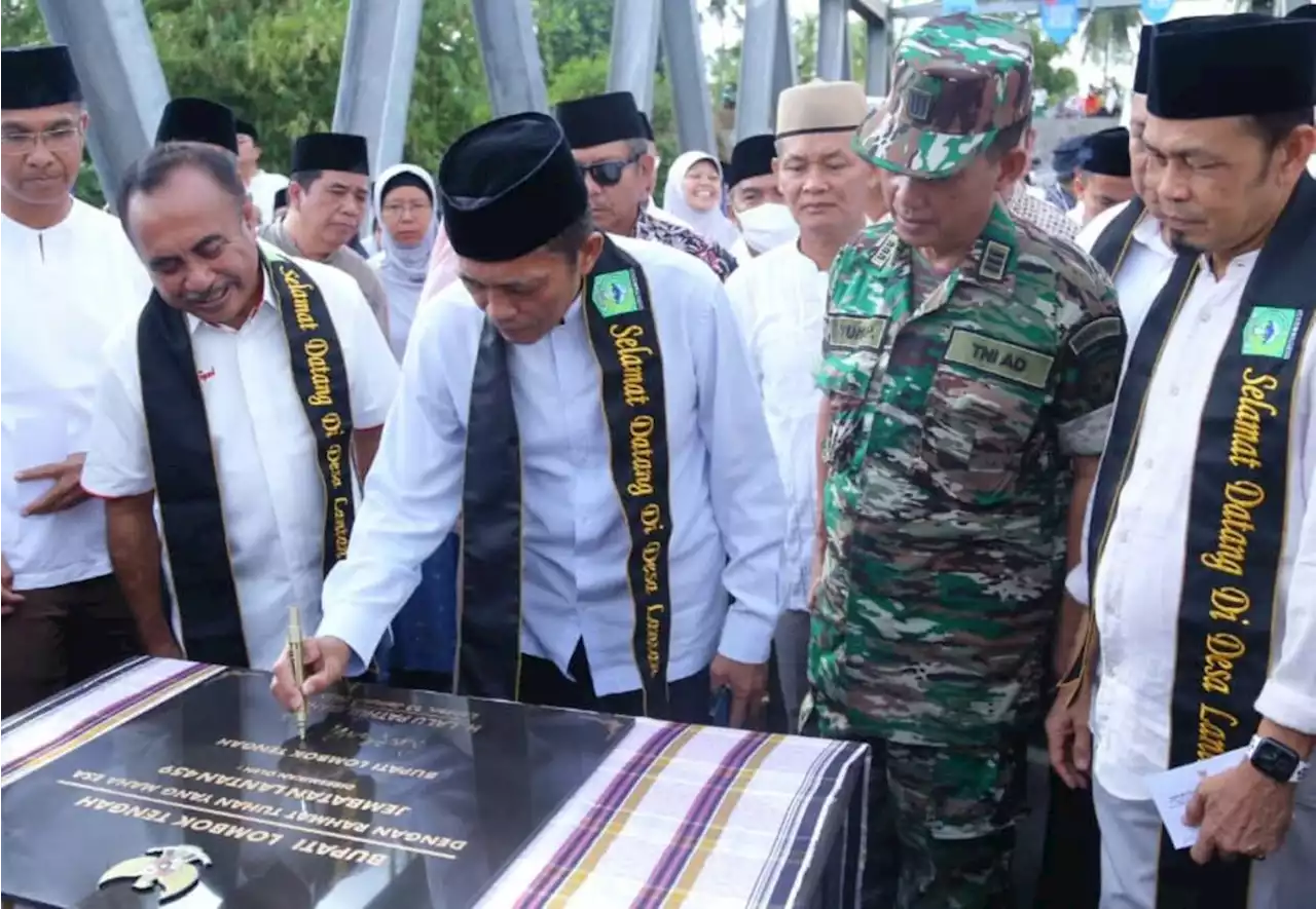 Sudah Ditunggu-Tunggu Warga, Bupati Loteng Resmikan Jembatan Lantan 459