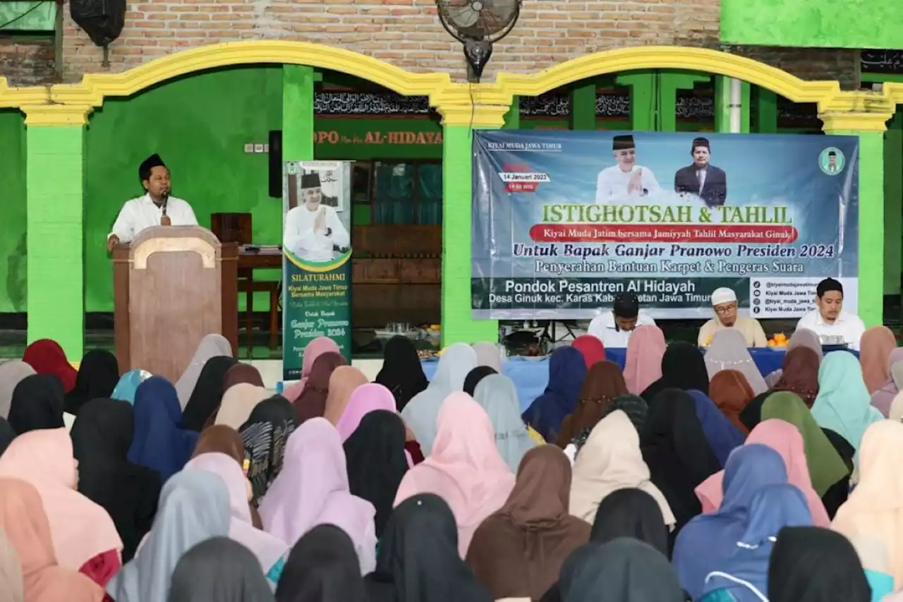 Kiai Muda Jatim Pendukung Ganjar Menyantuni Anak Yatim di Magetan