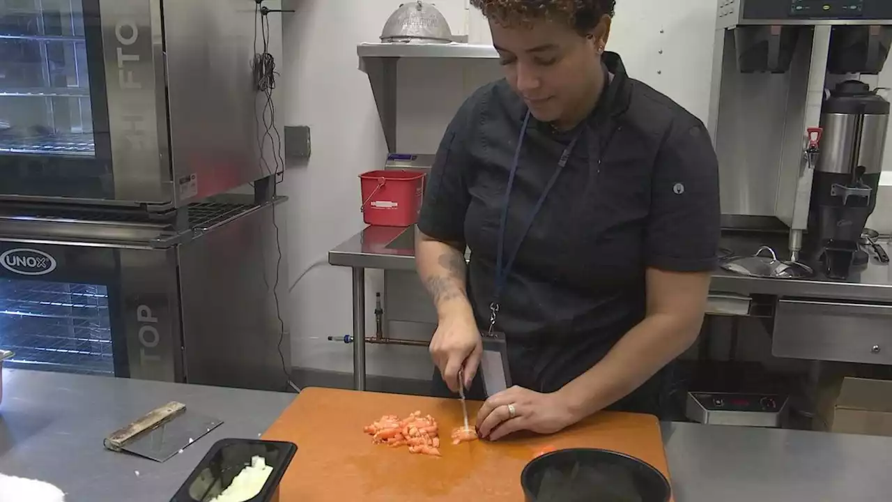 ‘Chopped’ champion revolutionizing cafeteria cuisine in Seattle schools