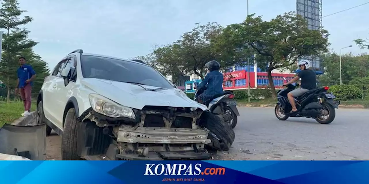 Subaru Outback Terpelanting hingga Ringsek di Batam, Diduga Sopir Mengantuk