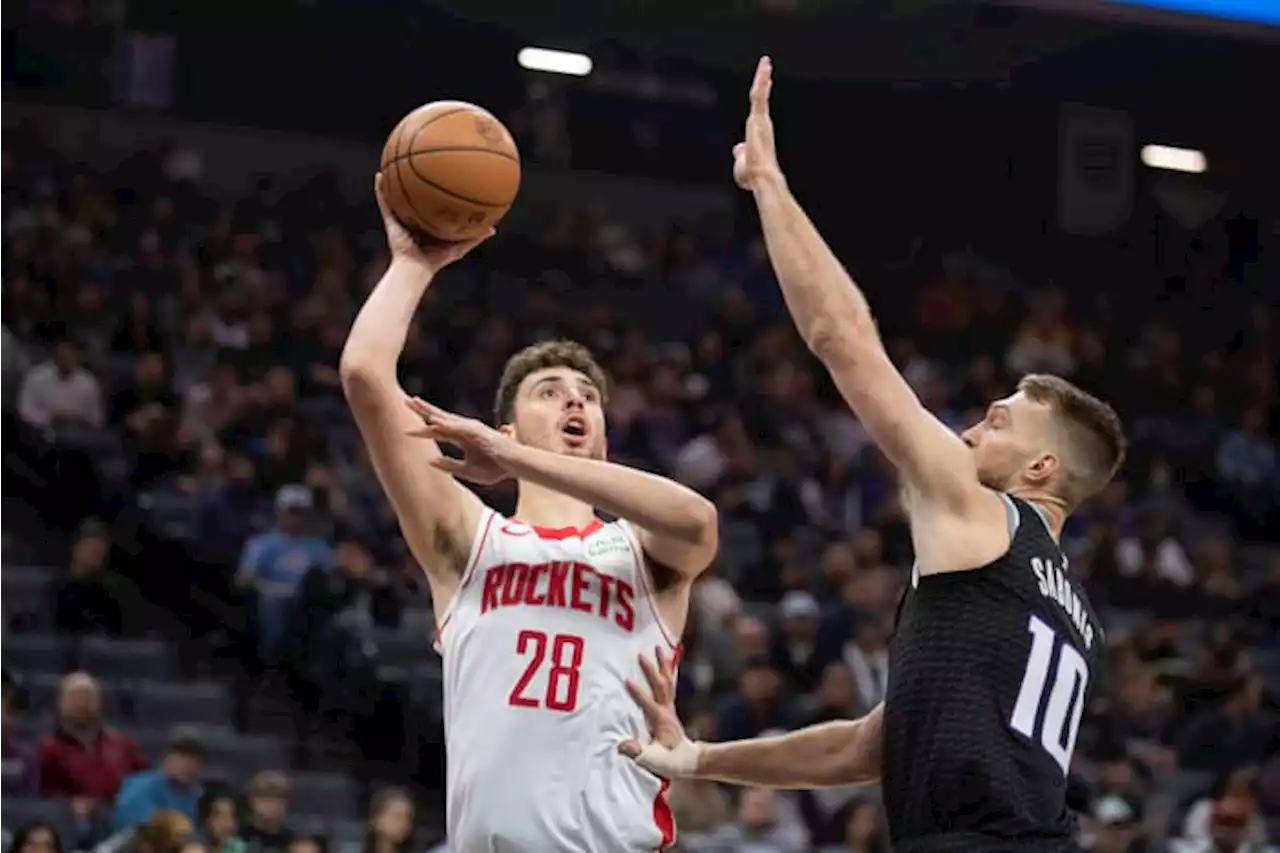 Sabonis has triple-double, Kings rout skidding Rockets