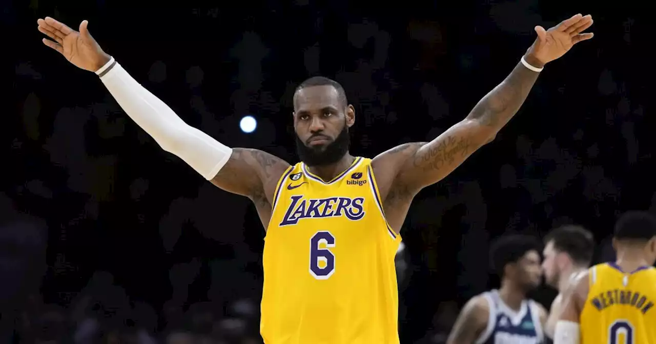 Elliott: LeBron James does his best to show restraint as frustrating Lakers season continues