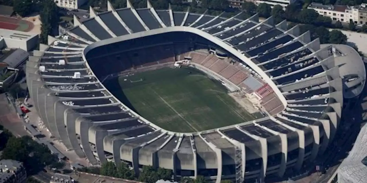 Anne Hidalgo ferme définitivement la porte à une vente du Parc des Princes au PSG