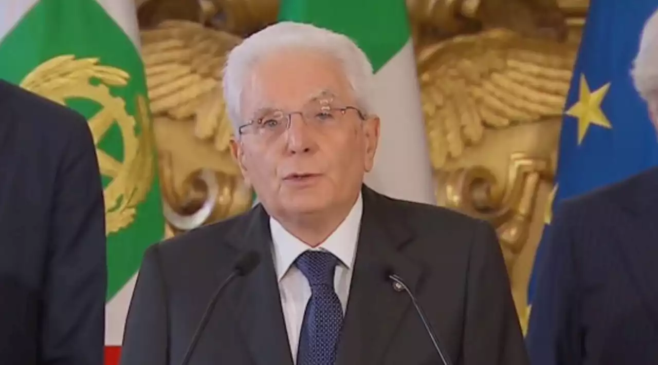 Mattarella firma il decreto carburanti: in vigore da domenica