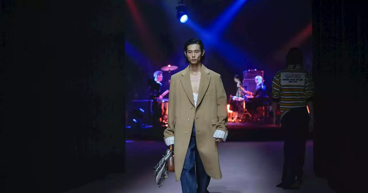 Gucci, ritorno al basic: l'era post Michele è iniziata con uno show minimalista