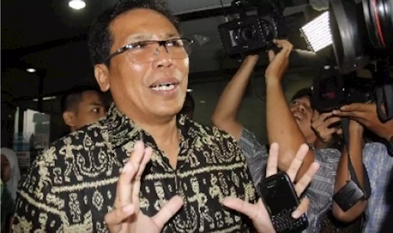 Kemenlu Beri Penghargaan Social Media Award ke Fadjroel Rachman |Republika Online