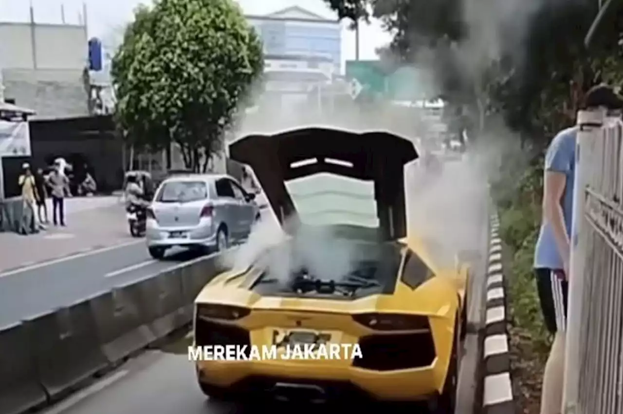 Mogok di Jalur Transjakarta, Lamborghini Ditilang Polisi