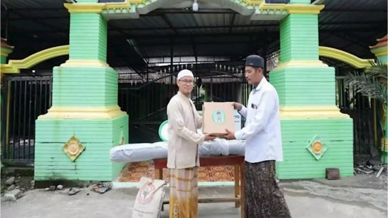 Kiai Muda Pendukung Ganjar Terus Tebar Kebaikan ke Pesantren