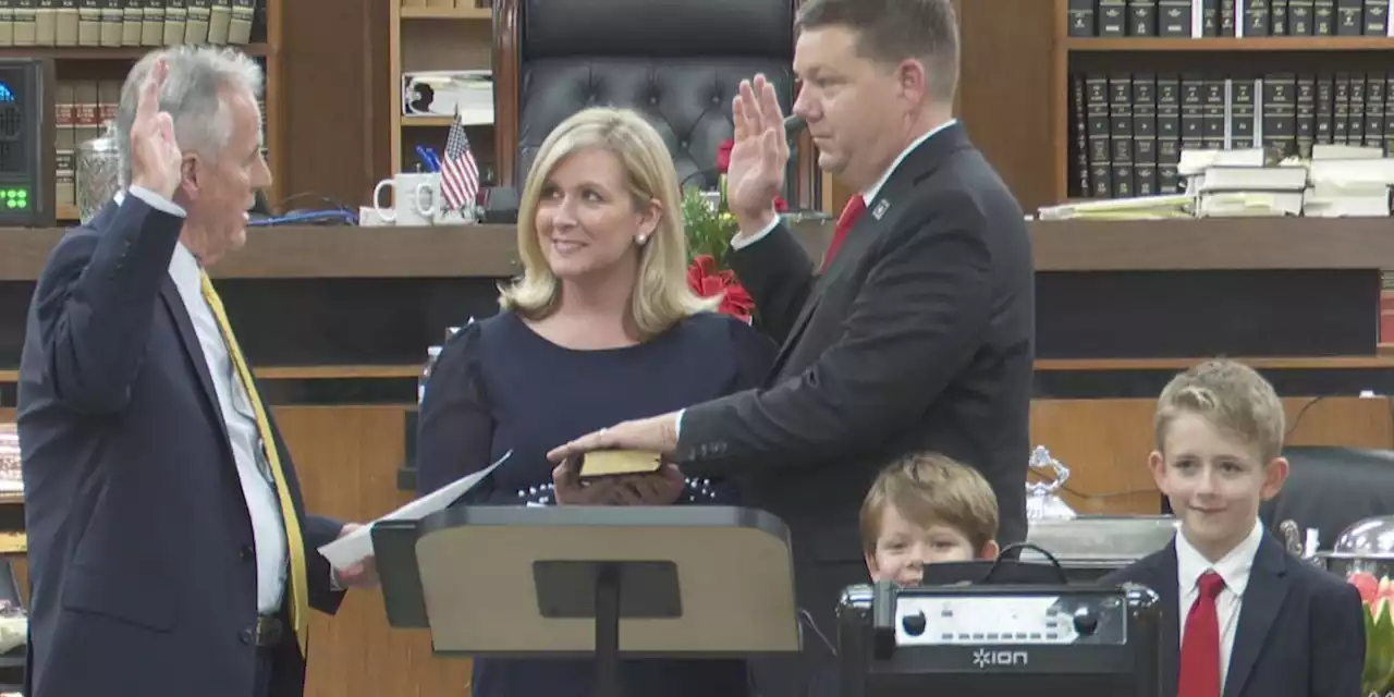 Chris Richardson takes oath and becomes newest judge