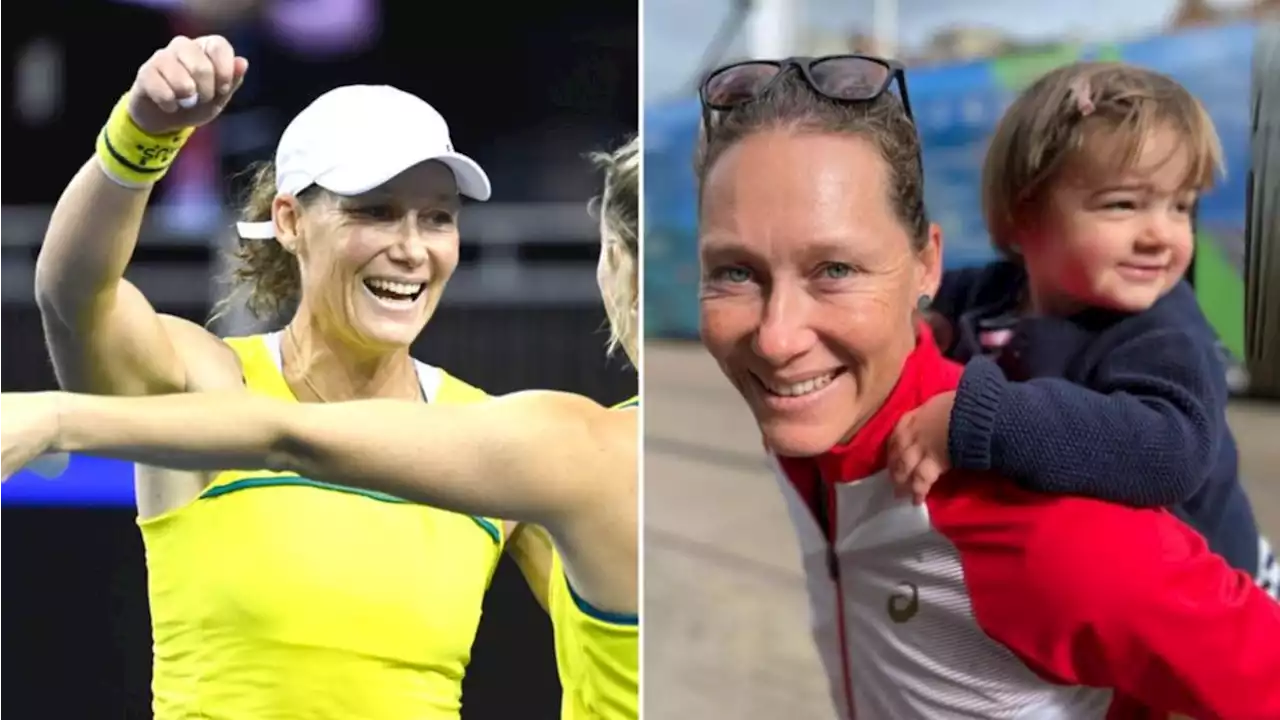 Tears flow as ‘amazing’ Sam Stosur announces she will retire after Australian Open