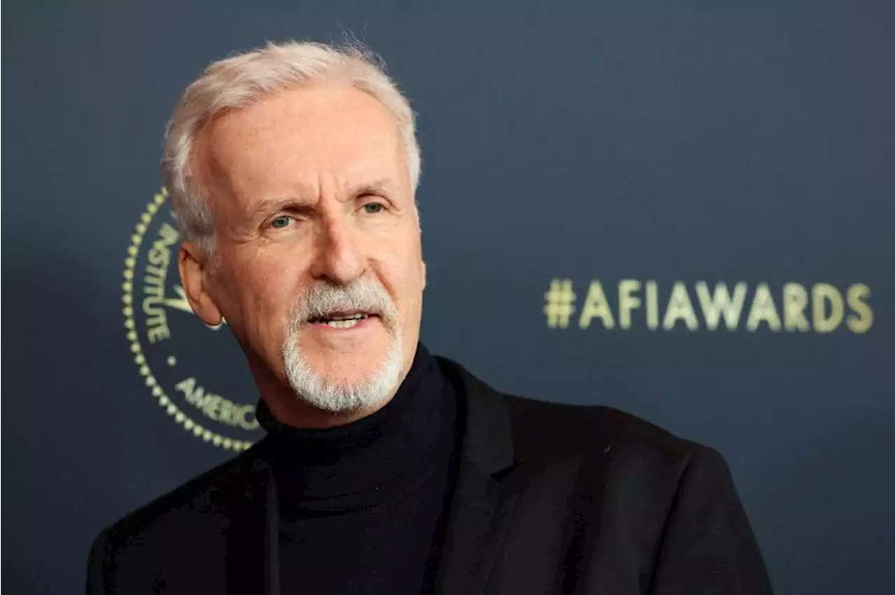 James Cameron siapkan dokumenter khusus penguin dan lebah