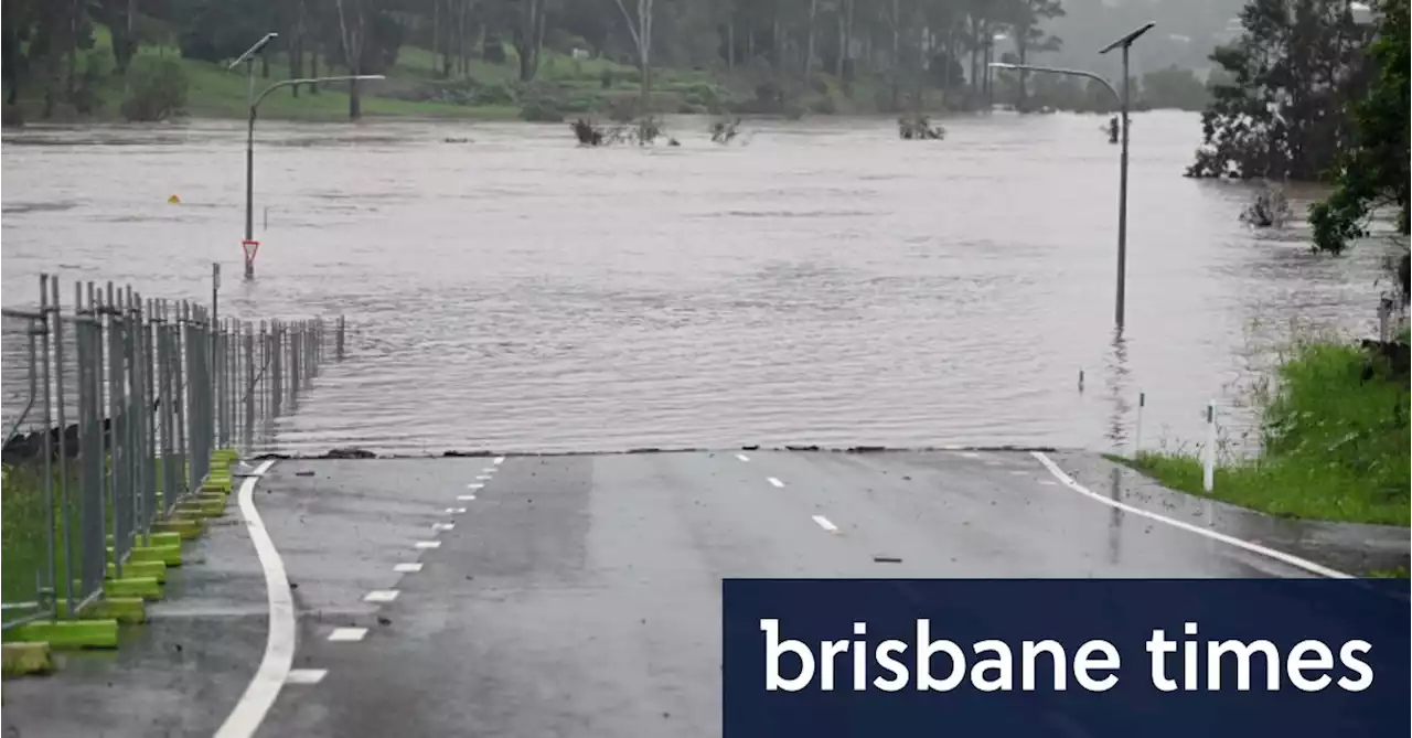 Heavy rain batters northern Queensland amid severe thunderstorms