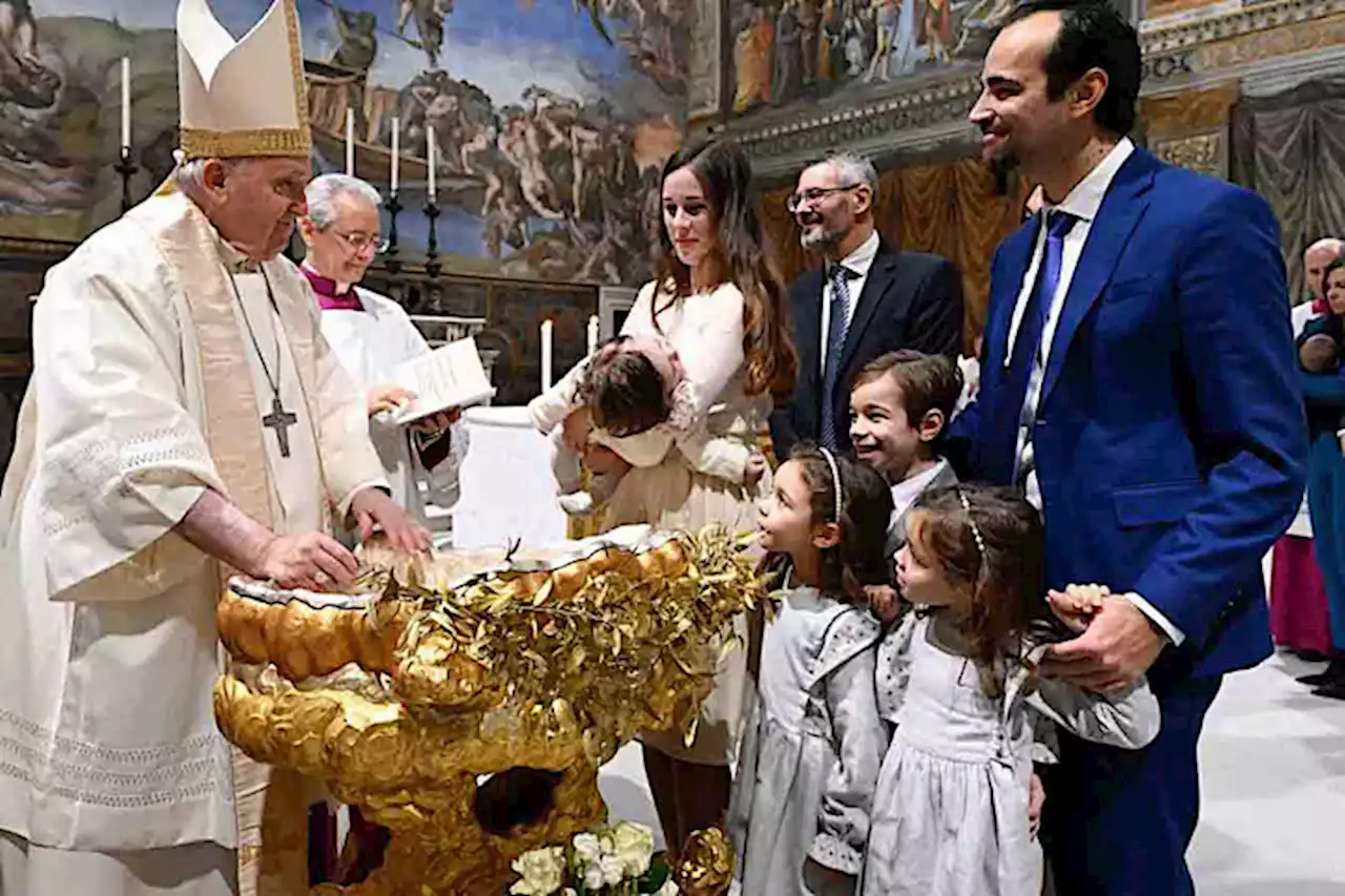 Pope Francis: Celebrate the date of your baptism like a birthday | Courtney Mares / Catholic News Agency via CBCP News