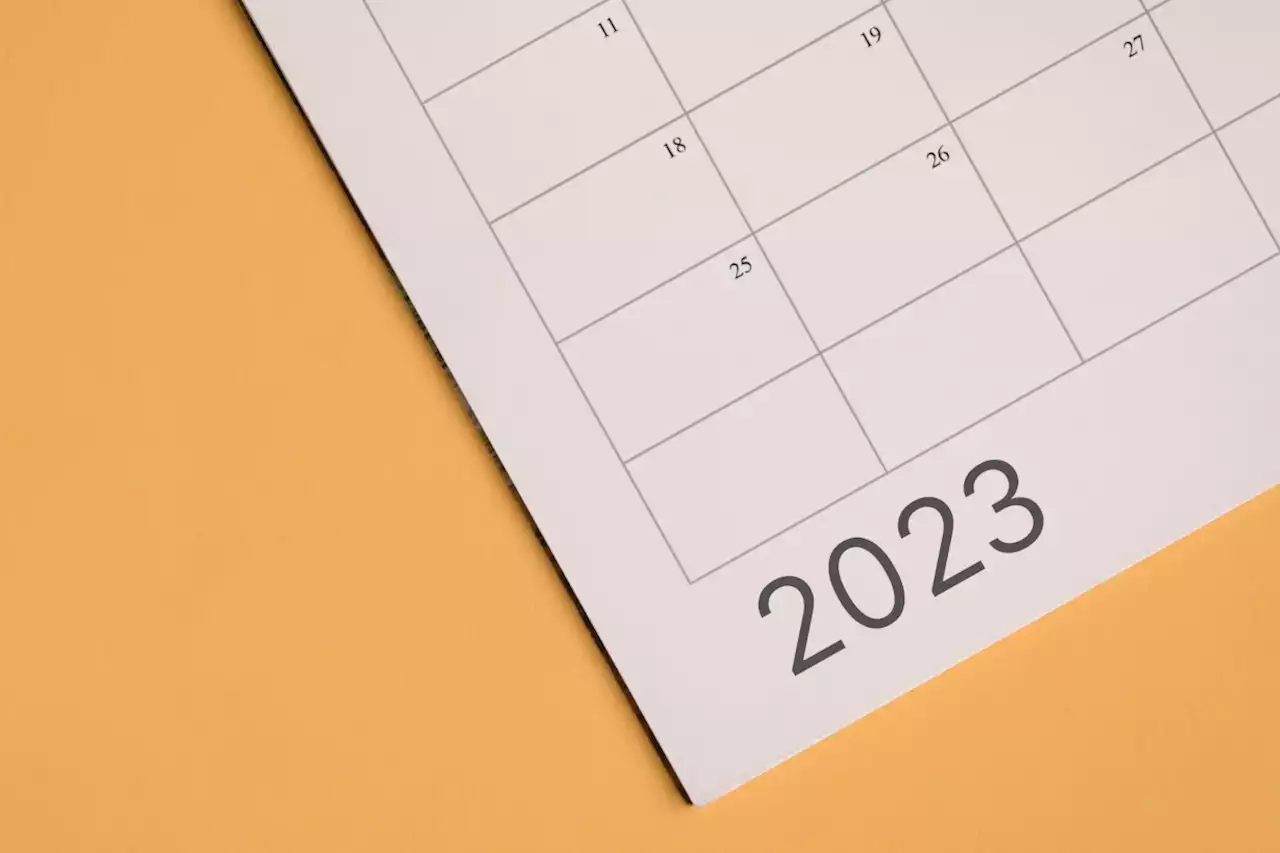 How to get longer holidays and maximise time off work in 2023