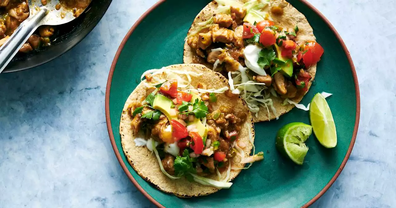 Recipe: Green chile chicken tacos