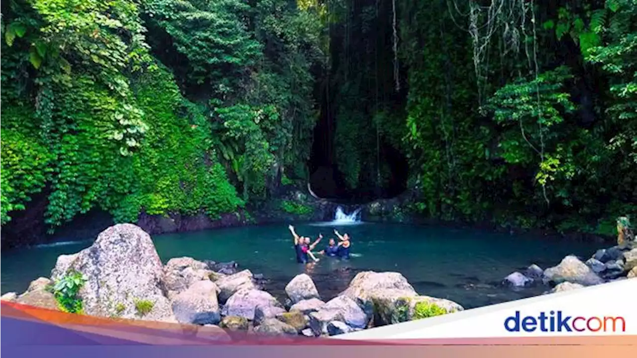 Blue Lagoon, Air Terjun Tersembunyi di Dasar Lembah Sedalam 300 Meter