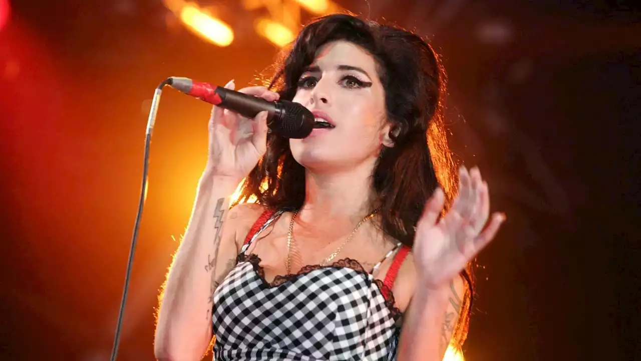 Das erste Bild ist da: So sieht 'Barbie'-Star Marisa Abela als Amy Winehouse im Biopic 'Back To Black' aus