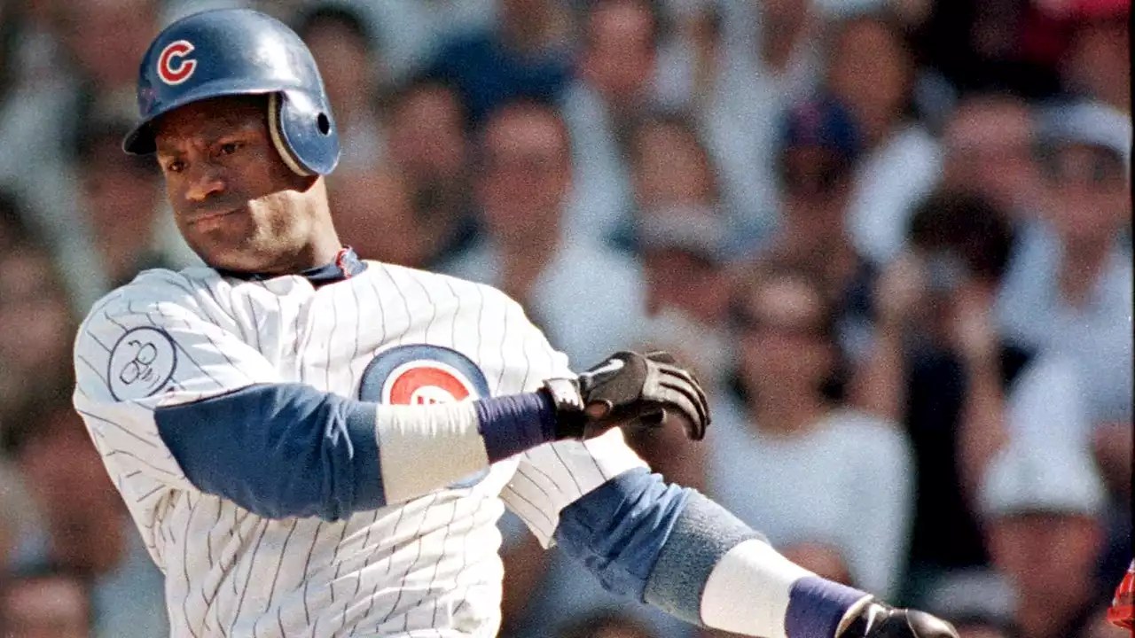 Ex-Cubs star Sammy Sosa faces 'roadblock' to get back into good graces of team, Hall of Famer says