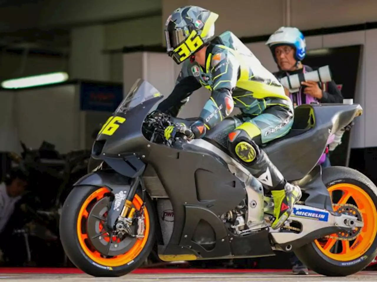 Repsol Honda Rombak Tim untuk Joan Mir