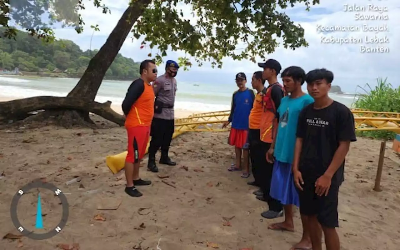 Remaja Asal Tangerang Hilang Terseret Ombak Pantai Sawarna