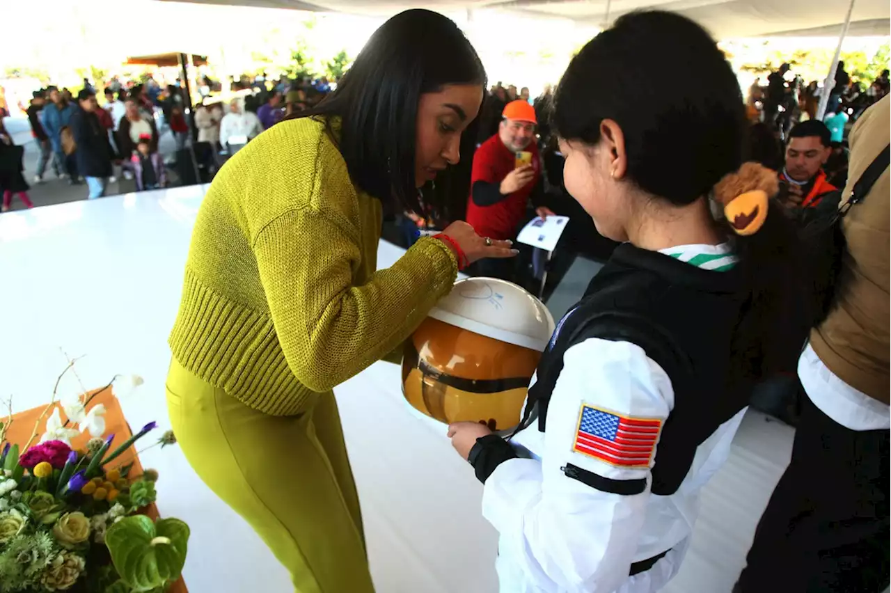 Gobierno de Tlajomulco rinde homenaje a Katia Echazarreta