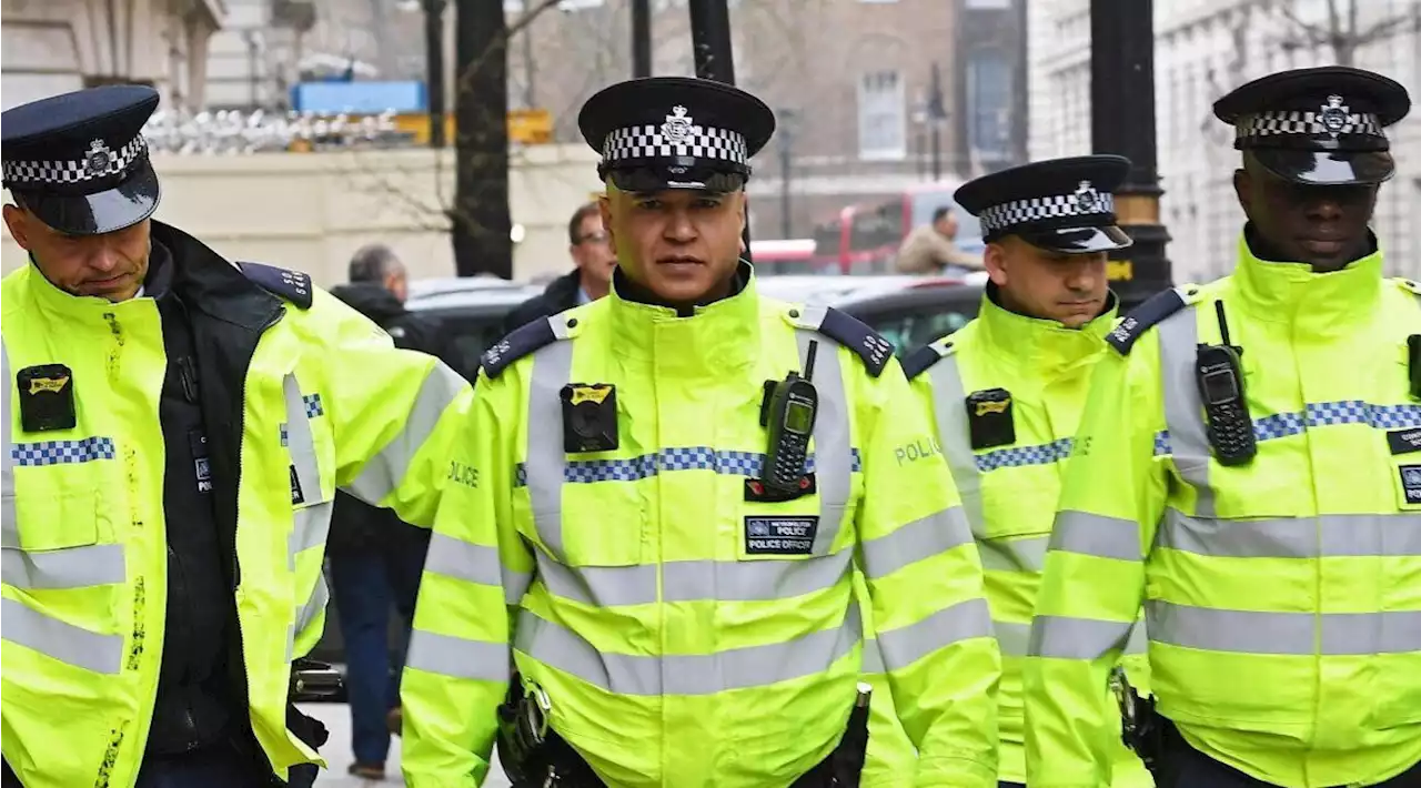 Londra, spari fuori da una chiesa a Euston: almeno sei feriti