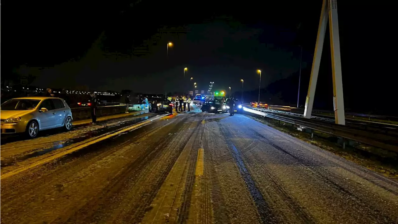 A9 richting Amsterdam afgesloten door kettingbotsing